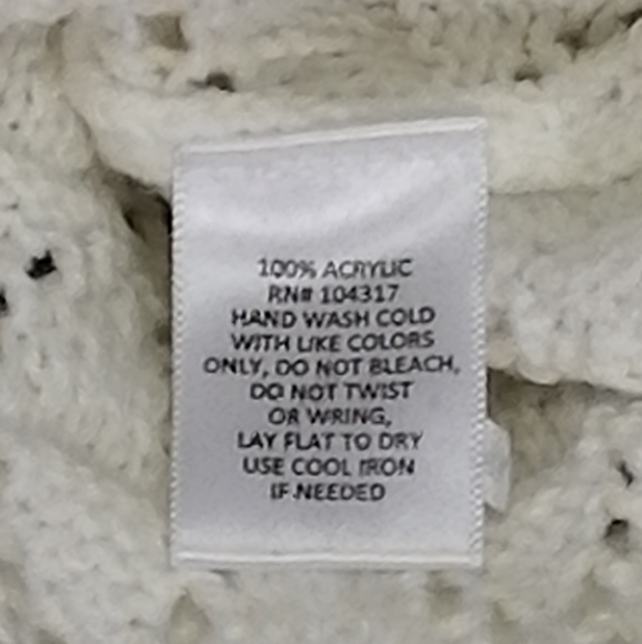 Derek Heart ❤️ Open Knit V-Neck Sweater (Medium) - Picture 7 of 7